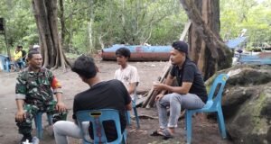Babinsa Iboih Manfaatkan Waktu Santai Warga untuk Pererat Komunikasi