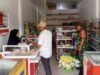 Monitoring Harga Pasar Jadi Upaya Babinsa Batee Shoek Jaga Kesejahteraan Masyarakat