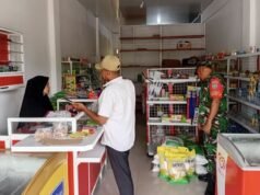 Monitoring Harga Pasar Jadi Upaya Babinsa Batee Shoek Jaga Kesejahteraan Masyarakat