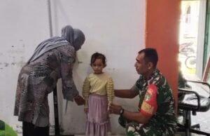 Babinsa Cot Bau Dampingi Posyandu, Warga Antusias Cek Kesehatan Balita dan Lansia