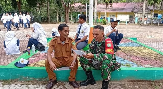 Komunikasi Sosial Babinsa Aneuk Laot Bahas Persiapan Latihan PBB Siswa SMPN 5 Sabang
