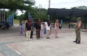 Babinsa Balohan Latih PBB Siswa SDN 20 Sabang, Tanamkan Disiplin dan Jiwa Nasionalisme