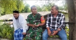 Babinsa Koramil 02/Sukakarya Sosialisasikan Pentingnya Akta Kelahiran kepada Warga Kuta Timu
