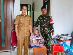 Babinsa Jaboi Dampingi Penyaluran Bantuan Lansia, Wujud Kepedulian kepada Warga