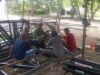 Prioritaskan K3 dan Kualitas, Babinsa Cot Abeuk Pantau Pengerjaan Besi Program KDKMP di Workshop Lokal