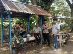 Perkuat Sinergi, Babinsa Balohan dan Bhabinkamtibmas Gelar Komsos Dengan Aparatur Gampong Pererat Koordinasi Keamanan