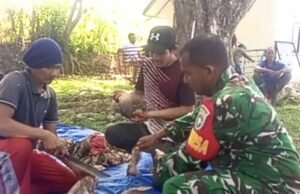 Babinsa Paya Monitor dan Bantu Penyembelihan 6 Ekor Sapi Kurban di Gampong Paya