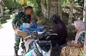 Babinsa Keuneukai Ajak Warga Tingkatkan Kepedulian terhadap Situasi Lingkungan