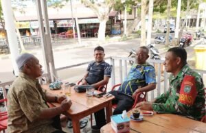Komsos Babinsa Kuta Barat Wujudkan Kebersamaan dan Keamanan Wilayah