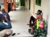 Pererat Silaturahmi dengan Warga, Babinsa Krueng Raya Gelar Komsos di Wilayah Binaan
