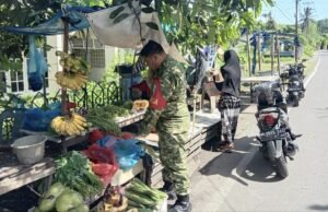 Babinsa Balohan Pantau Harga Sembako Pasca Idul Adha, Pastikan Stok dan Harga Tetap Stabil