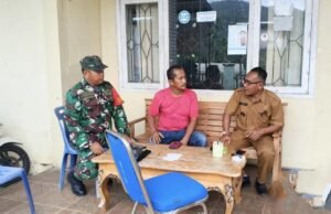 Komsos Bersama Keuchik dan Warga, Babinsa Batee Shoek Perkuat Silaturahmi dan Jaring Informasi Wilayah