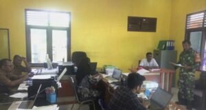 Perbarui Data Wilayah, Babinsa Gampong Paya Laksanakan Puldata Ter Bersama Aparatur Desa