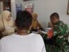 Babinsa Cot Abeuk Dampingi Warga Urus Akta Kelahiran di Dukcapil Sabang