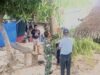 Antisipasi Pohon Tumbang, Babinsa Paya Bersama Warga Potong Pohon Berbahaya di Kawasan Permukiman