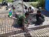 Babinsa Koramil 01/Sukajaya Bantu Warga Bangun Rumah, Wujud Kepedulian dan Kebersamaan di Wilayah Binaan