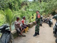 Babinsa Koramil 02/Sukakarya Pererat Silaturahmi dengan Warga Melalui Komsos di Gampong Batee Shoek