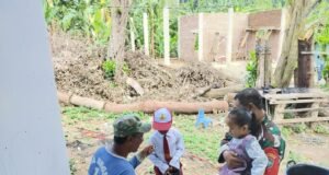 Pererat Silaturahmi dengan Warga, Babinsa Iboih Aktif Gelar Komsos di Wilayah Binaan