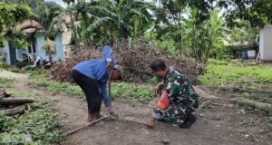 Babinsa Iboih Bantu Warga Bangun Rumah, Wujud Kepedulian TNI di Tengah Masyarakat