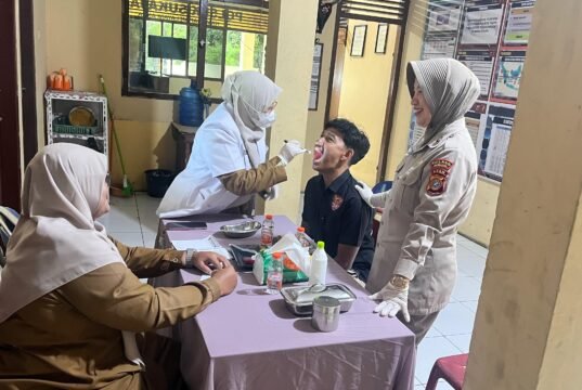 Bakti Kesehatan Klinik Polres Sabang Sambut HUT Bhayangkara ke-80