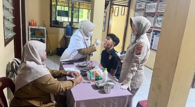 Bakti Kesehatan Klinik Polres Sabang Sambut HUT Bhayangkara ke-80