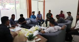 Babinsa Hadiri Rapat Penetapan Petugas Retribusi Wisata Teupin Layeu di Gampong Iboih