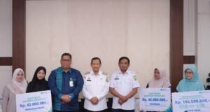 Perkuat perlindungan pekerja, Pemko Sabang Serahkan Santunan JKM dan Beasiswa Rp280,5 Juta kepada Ahli Waris