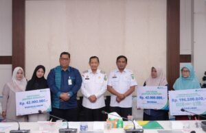 Perkuat perlindungan pekerja, Pemko Sabang Serahkan Santunan JKM dan Beasiswa Rp280,5 Juta kepada Ahli Waris