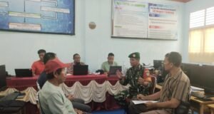 Babinsa Kuta Ateuh Jalin Komunikasi Sosial dengan Dewan Guru, Bahas Keamanan Lingkungan Sekolah