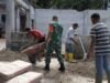 Dari Teritorial ke Sosial, Babinsa Keuneukai Gotong Royong Bantu Pekerjaan Warga
