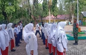 Babinsa Aneuk Laot Latih PBB Siswa SMPN 5 Sabang, Tanamkan Disiplin dan Jiwa Kepemimpinan