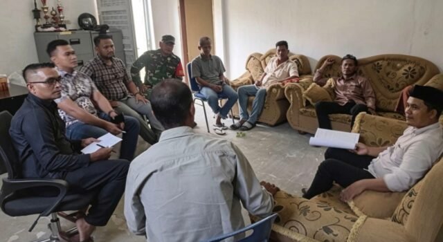 Hadiri Rapat Koordinasi, Babinsa Pastikan Pembangunan di Gampong Batee Shoek Sesuai Rencana