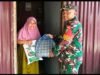Wujud Kepedulian TNI, Babinsa Kuta Timu Bantu Warga Binaan Penyandang Disabilitas
