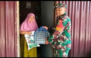 Wujud Kepedulian TNI, Babinsa Kuta Timu Bantu Warga Binaan Penyandang Disabilitas