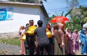 Babinsa Koramil 02/Sukakarya Hadiri dan Bantu Kelancaran Resepsi Pernikahan Warga Binaan