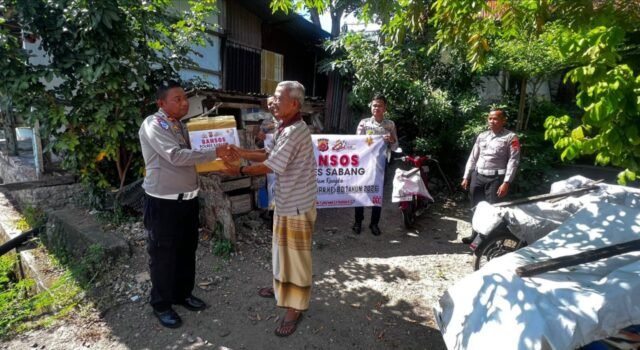 Polres Sabang Salurkan Bantuan Sosial kepada Purnawirawan dan Warakauri, Sambut HUT Bhayangkara Ke-80