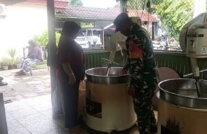Babinsa Kuta Timu Dukung Pengembangan Dodol Sentra Halia sebagai Penggerak Ekonomi Warga