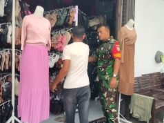 Babinsa Krueng Raya Pantau Aktivitas Perdagangan, Wujudkan Rasa Aman bagi Pelaku Usaha dan Pembeli