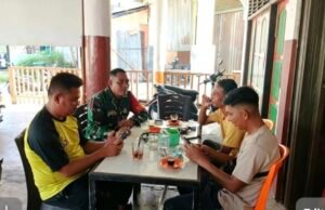 Jaga Kekompakan, Babinsa Kuta Barat Laksanakan Komsos dengan Warga, Perkuat Sinergi dan Jaga Kondusivitas Wilayah