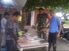 Cek Harga Ikan Laut, Babinsa Ie Meulee Aktif Pantau Kondisi Pangan Masyarakat