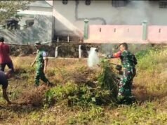 Sinergi Babinsa Krueng Raya Bersama Warga Gelar Jumat Bersih, Wujudkan Lingkungan Gampong yang Sehat dan Asri