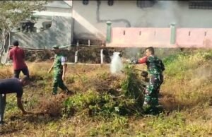 Sinergi Babinsa Krueng Raya Bersama Warga Gelar Jumat Bersih, Wujudkan Lingkungan Gampong yang Sehat dan Asri