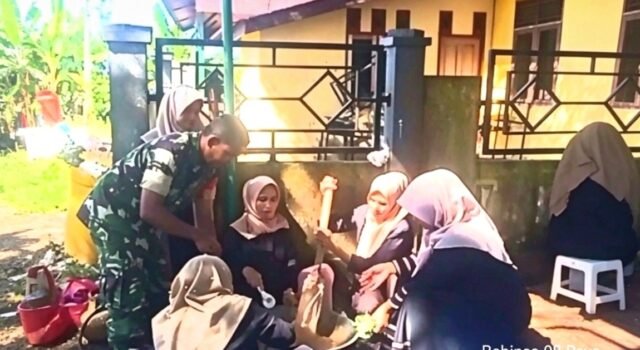 Babinsa Koramil 01/Sukajaya Monitor Lomba Dodol Khas Aceh, Dorong Pelestarian Kuliner Tradisional