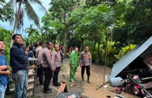 Kapolres Sabang Tinjau Lokasi Longsor dan Bantu Korban Bencana Akibat Cuaca Ekstrem