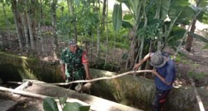 Kehadiran Babinsa di tengah masyarakat tidak hanya sebagai aparat teritorial, tetapi juga menjadi sahabat yang selalu siap membantu