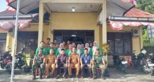 Babinsa Krueng Raya Dampingi Pelepasan Mahasiswa KPM STIS Al-Aziziyah, Wujud Sinergi TNI dan Dunia Pendidikan