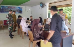 Babinsa Jaboi dan Bhabinkamtibmas Kawal Seleksi Perangkat Gampong, Wujudkan Proses yang Transparan dan Akuntabel