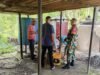 Babinsa Koramil 02/Sukakarya Dampingi Komunitas Penyuling Nilam, Waspadai Risiko Kebakaran