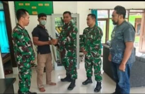 Warga Serahkan Senjata Api Rakitan ke Koramil 09/Ulee Kareng