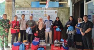 Babinsa Kuta Timu Dampingi Penyaluran Bantuan untuk Korban Longsor dan Banjir, Pastikan Tepat Sasaran